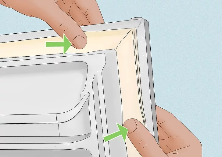 واشر جدید را داخل شیار درب یخچال خود فشار دهید.